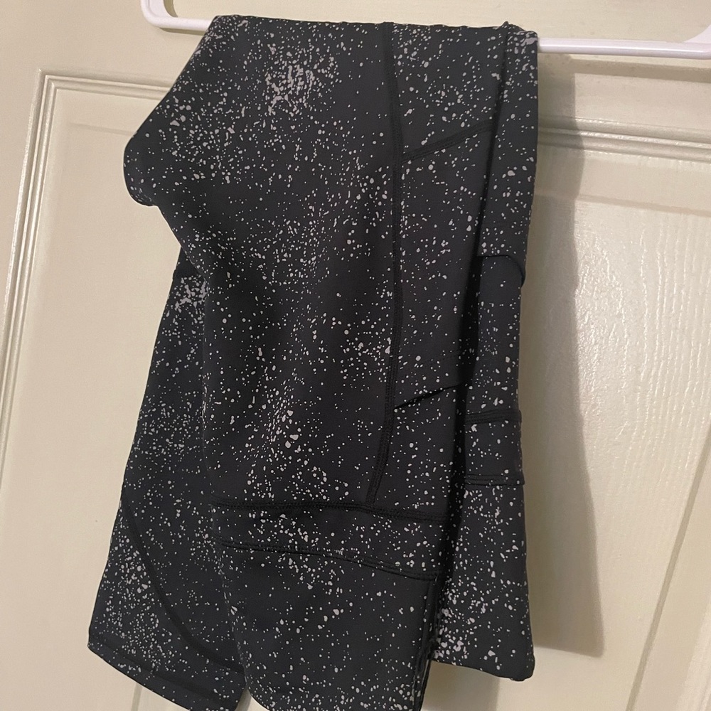 Zyia reflective light n tight leggings size 16-18 New with tags!